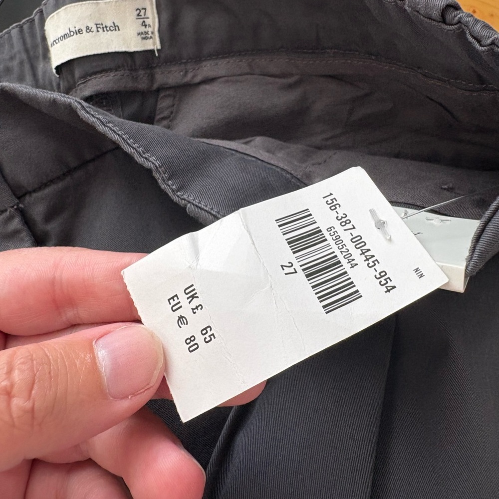 Abercrombie & Fitch Sloane Low Rise Tailored Twill Pant – Dark Grey - Picture 5 of 5